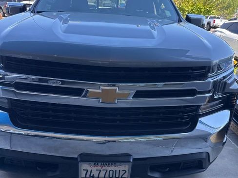 Used 2019 Chevrolet Silverado 1500 LT w/ All-Star Edition AWD/4WD image 2