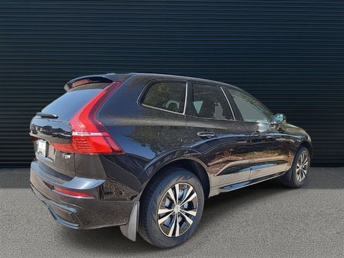 Used 2025 Volvo XC60 T8 Core w/ Climate Package image 4