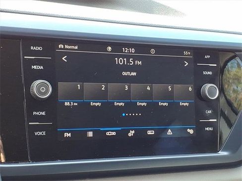 Used 2022 Volkswagen Taos SE image 15