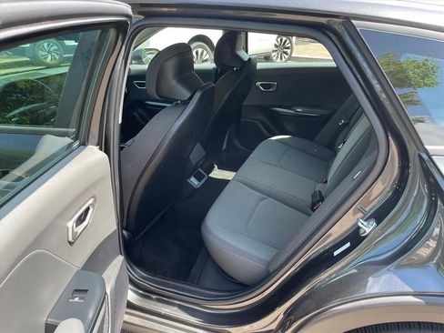 Used 2025 Kia K4 LXS image 9