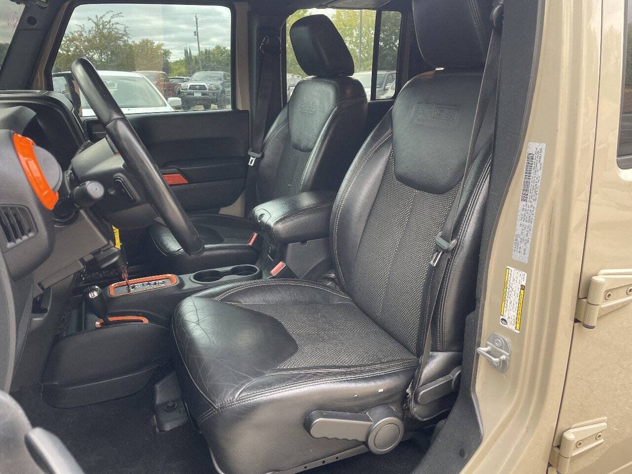 Used 2016 Jeep Wrangler Unlimited Sahara AWD/4WD image 18