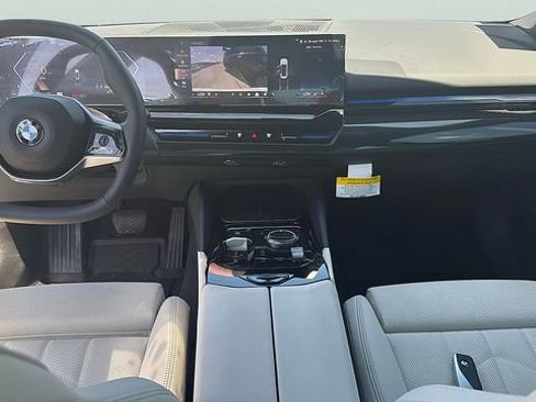 Certified 2025 BMW 530i xDrive AWD/4WD image 9