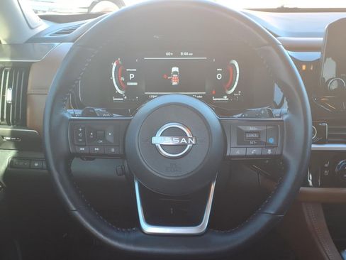 Used 2024 Nissan Pathfinder Platinum w/ Black Appearance Package FWD image 20