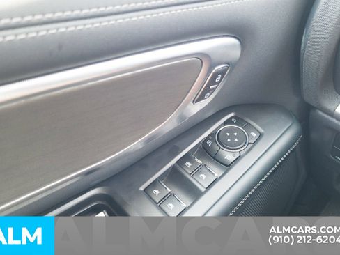 Used 2025 Ford Expedition Platinum AWD/4WD image 32