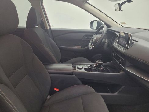 Used 2024 Nissan Rogue S image 21