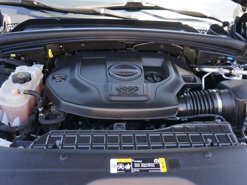 Used 2021 Jeep Grand Cherokee L Summit AWD/4WD image 9