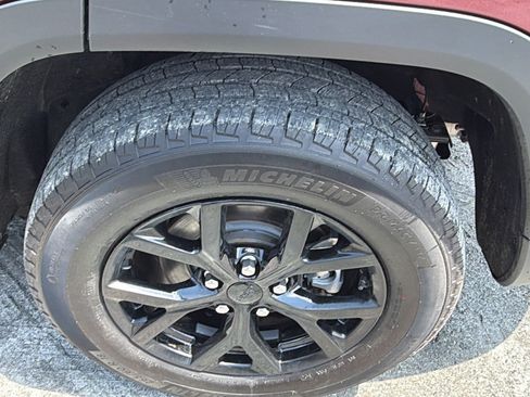 Certified 2025 Jeep Grand Cherokee Altitude AWD/4WD image 12