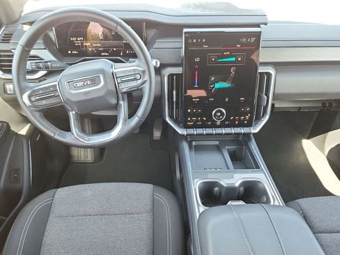 Used 2025 GMC Acadia Elevation image 10