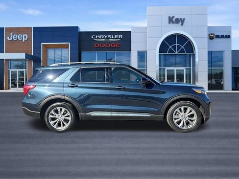 Used 2023 Ford Explorer Limited w/ Equipment Group 301A AWD/4WD image 2