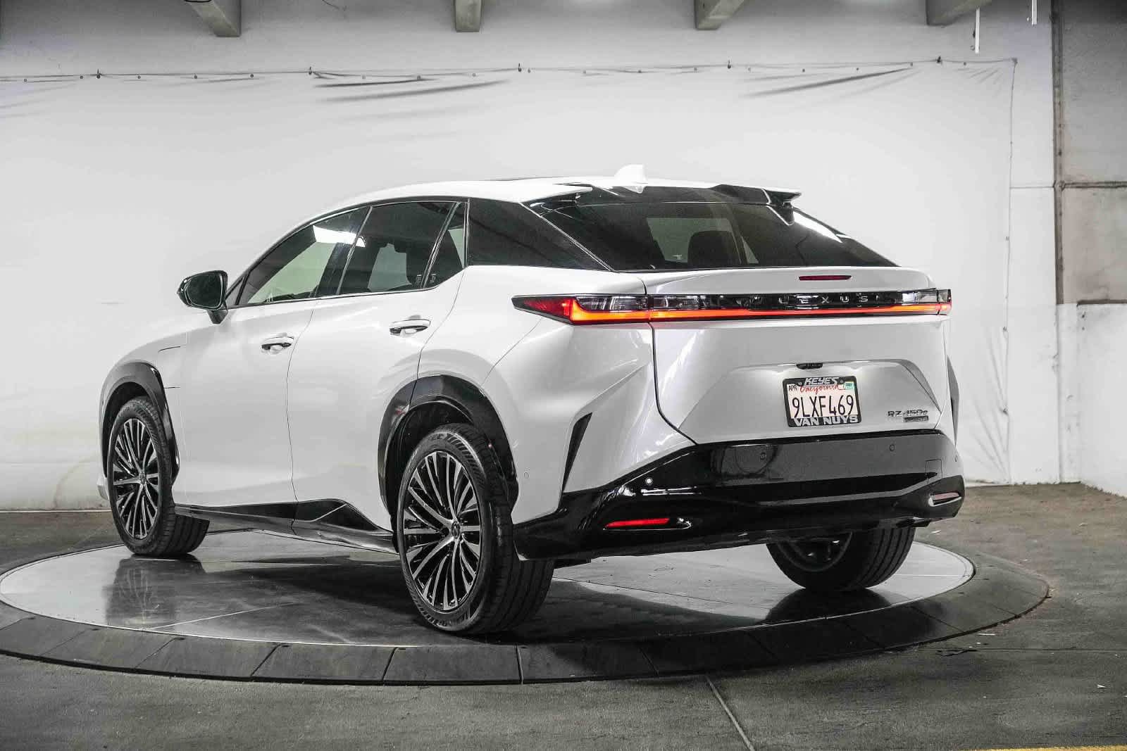 Used 2023 Lexus RZ 450e Premium w/ Technology Package AWD/4WD image 5