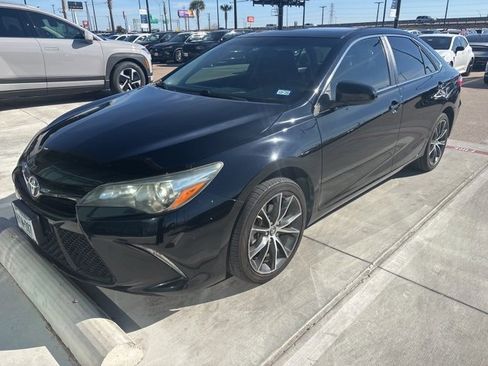 Used 2017 Toyota Camry XSE image 1