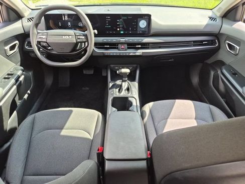 Used 2025 Kia K4 LXS FWD image 25