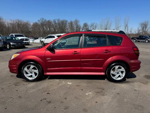 Used 2007 Pontiac Vibe w/ Sun And Sound Package image 2