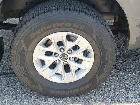Used 2024 Nissan Frontier SV AWD/4WD image 10