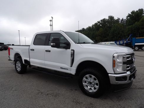 Used 2024 Ford F250 XLT w/ FX4 Off-Road Package AWD/4WD image 10
