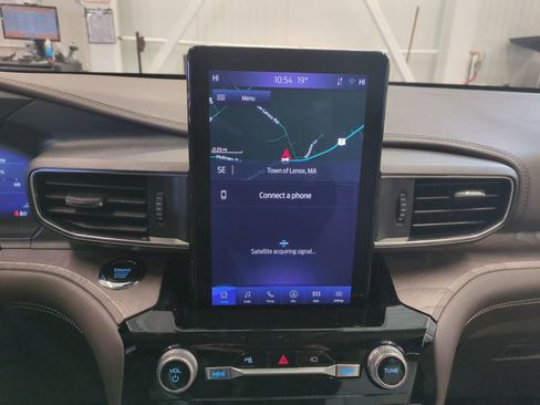 Used 2023 Ford Explorer Platinum w/ Technology Package image 23