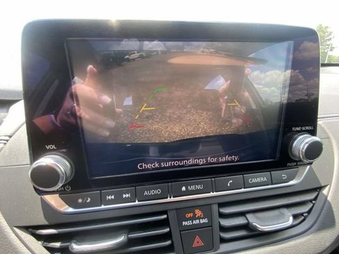 Used 2019 Nissan Altima 2.5 SV FWD image 18