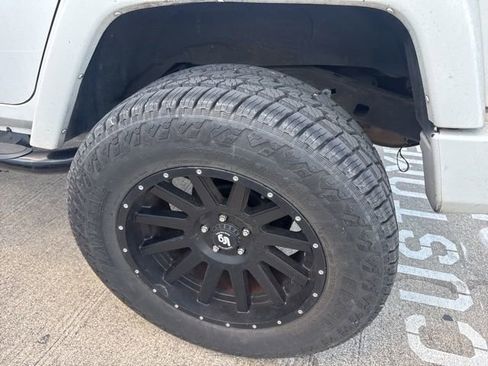 Used 2014 Jeep Wrangler Unlimited Sport w/ Power Convenience Group image 10