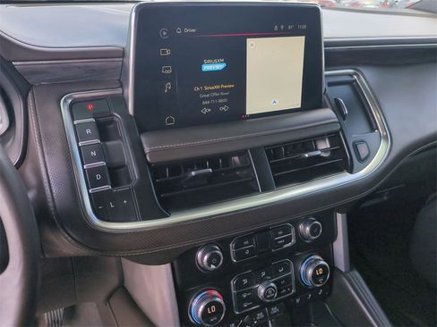 Used 2022 GMC Yukon XL SLT w/ SLT Premium Package image 13