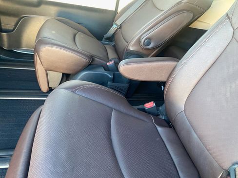 Used 2023 Toyota Sienna Platinum image 15