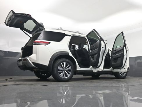 Used 2024 Nissan Pathfinder SL image 64