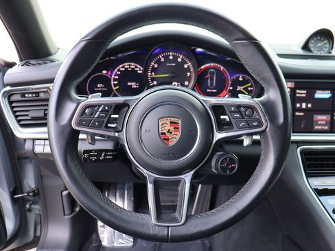 Used 2018 Porsche Panamera 4 w/ Premium Package Plus AWD/4WD image 29