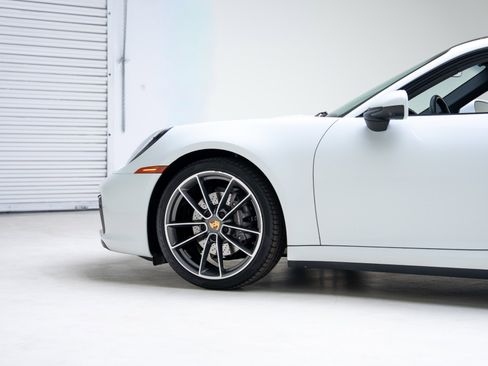 Used 2020 Porsche 911 Carrera image 18