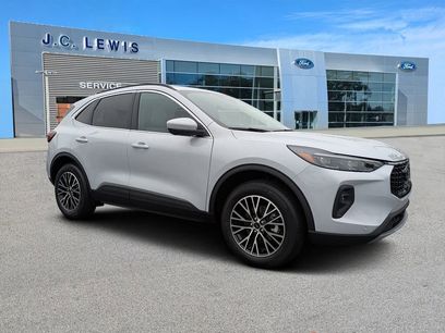 New 2026 Ford Escape SE w/ PHEV Premium Package