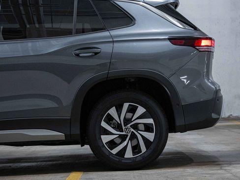 New 2025 Volkswagen Tiguan S image 4