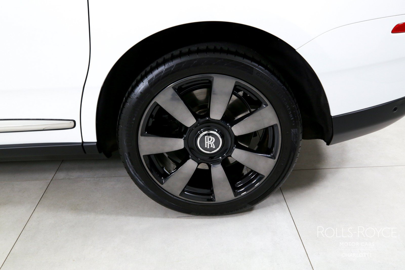 Used 2024 Rolls-Royce Cullinan AWD/4WD image 44