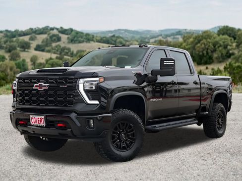Used 2025 Chevrolet Silverado 2500 ZR2 w/ Technology Package AWD/4WD image 2
