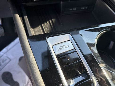 Used 2025 Volkswagen Atlas Cross Sport SE w/ Black Wheel Package AWD/4WD image 29