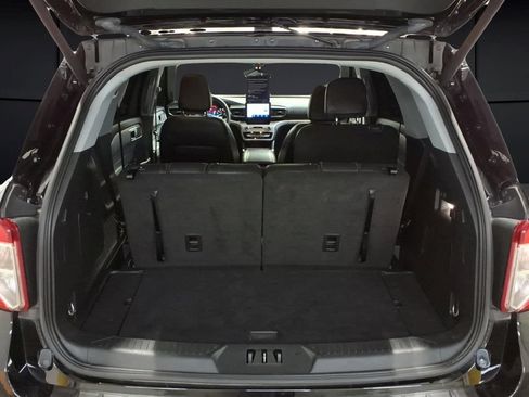 Certified 2023 Ford Explorer XLT w/ Equipment Group 202A AWD/4WD image 25