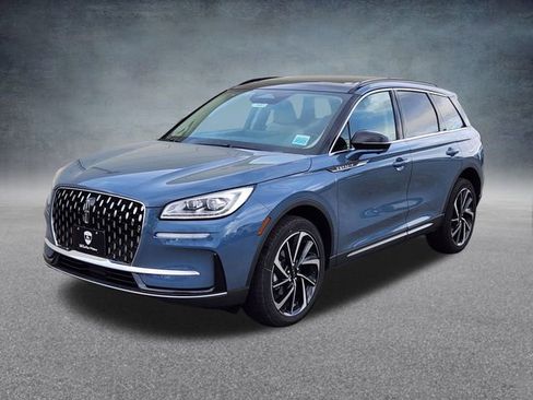 New 2026 Lincoln Corsair Reserve w/ Towing Package image 3