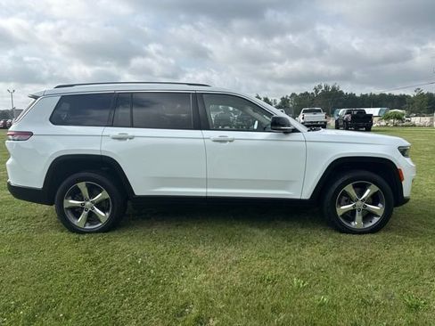 Used 2022 Jeep Grand Cherokee L Limited AWD/4WD image 6