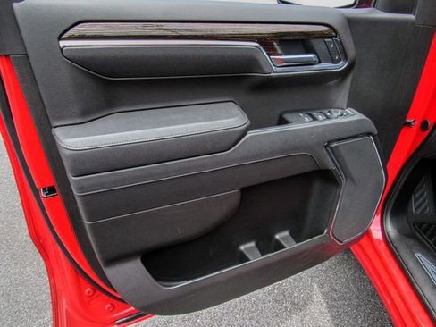 New 2025 GMC Sierra 1500 Elevation image 13