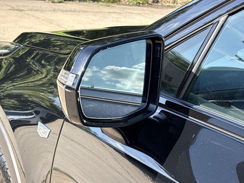 Used 2019 Cadillac XT4 Sport AWD/4WD image 14