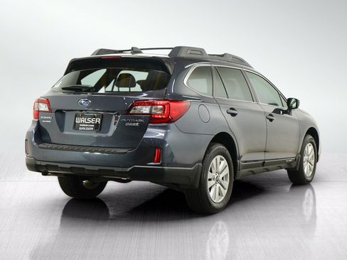 Used 2017 Subaru Outback 2.5i Premium AWD/4WD image 5