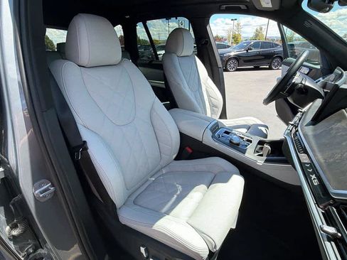 Used 2024 BMW X5 xDrive50e w/ Executive Package AWD/4WD image 29