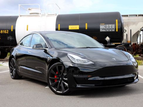 Used 2020 Tesla Model 3 Performance image 28