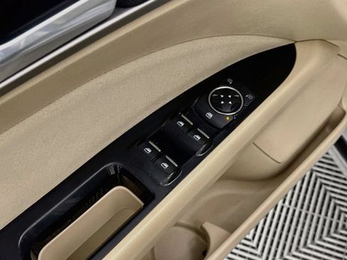 Used 2016 Ford Fusion SE FWD image 17