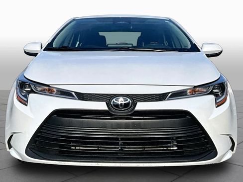 Used 2025 Toyota Corolla LE FWD image 4
