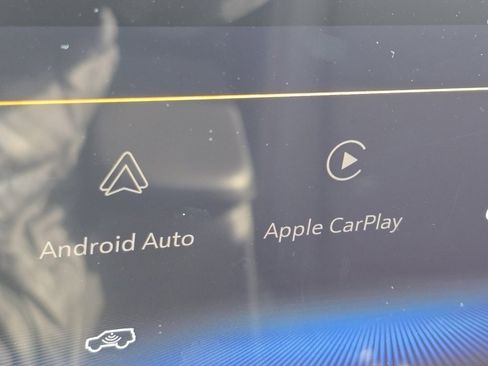 Certified 2025 Chevrolet Trax RS w/ Driver Confidence Package image 4