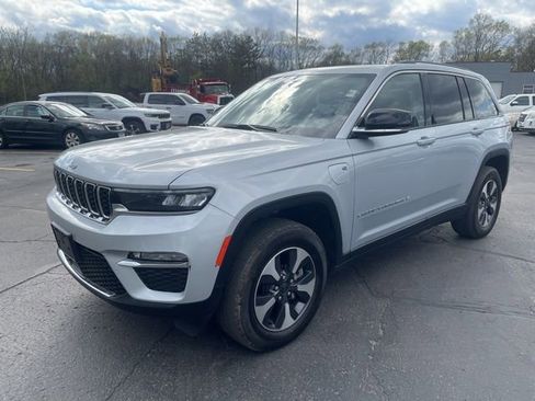 Used 2022 Jeep Grand Cherokee Limited 4xe AWD/4WD image 4