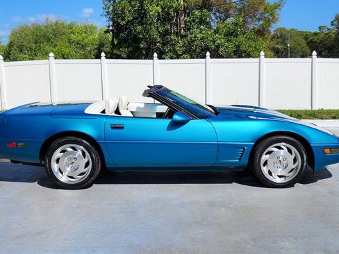Used 1993 Chevrolet Corvette Convertible RWD image 9