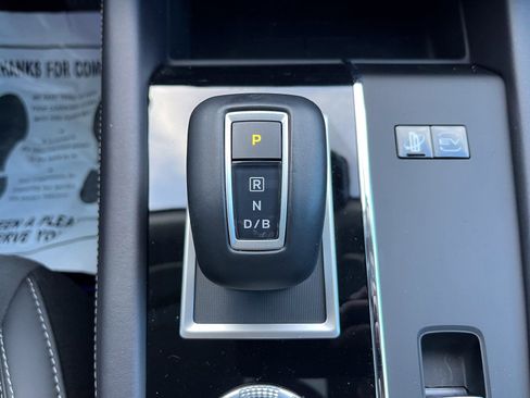 New 2025 Mitsubishi Outlander SE image 12