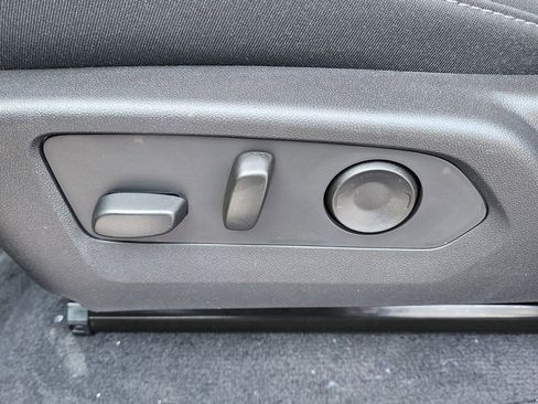 New 2026 GMC Canyon Elevation w/ Convenience Package image 16