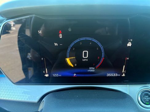 Used 2025 Chevrolet Trax LT w/ LT Convenience Package FWD image 38