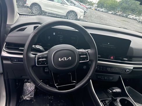 Used 2025 Kia Carnival SX FWD image 13