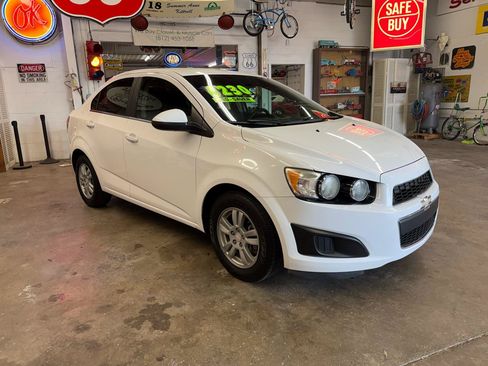 Used 2015 Chevrolet Sonic LT FWD image 7